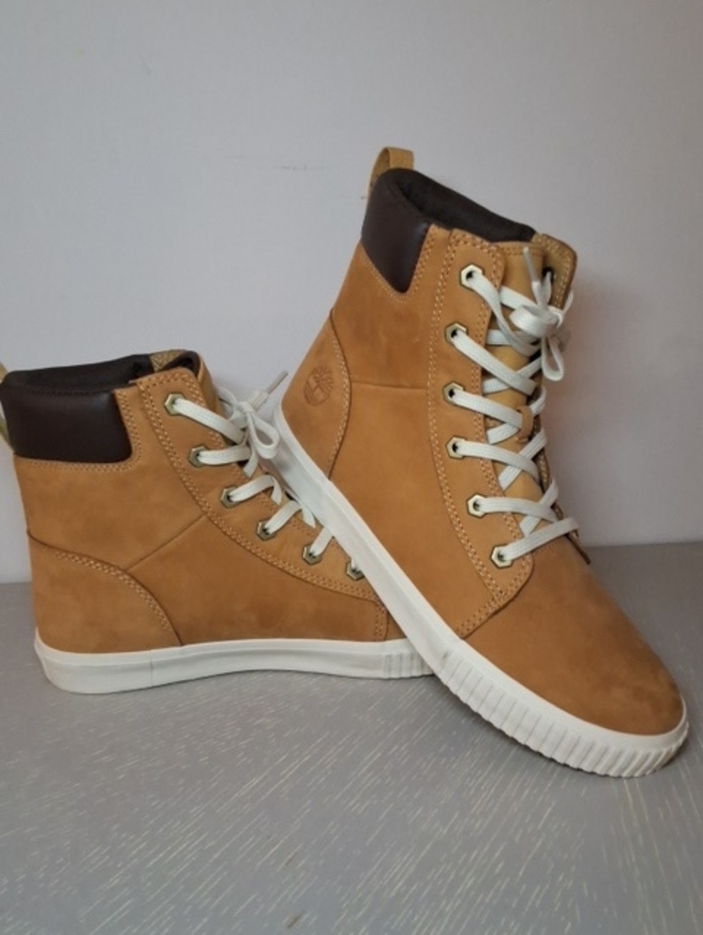 Timberland Skyla Bay Pull Up Boots Wheat Nubuck Sneaker Boot Womens 9 NEW